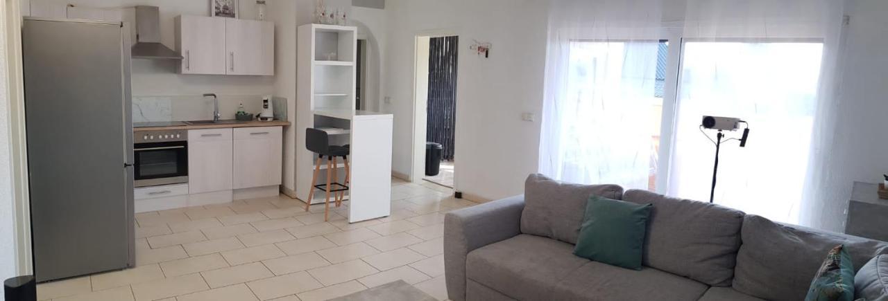 Easystay#4 Home Cinema Ferienwohnung In Kliniknaehe Mit Balkon, Boxspringbett & Netflix Bad Oeynhausen Esterno foto