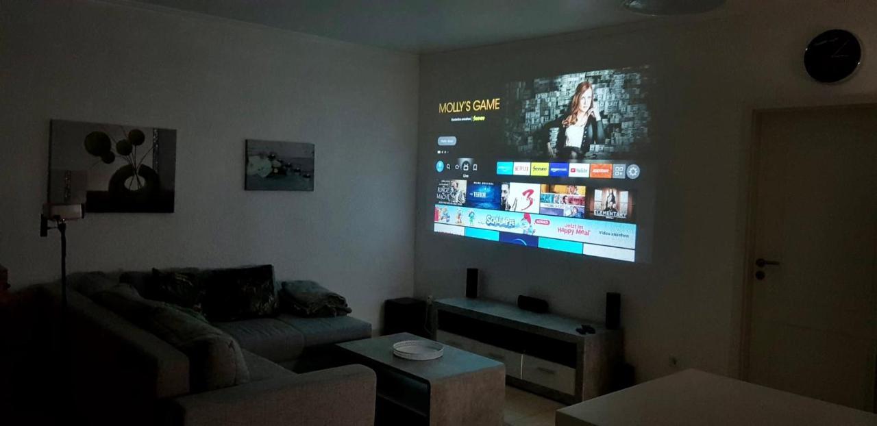 Easystay#4 Home Cinema Ferienwohnung In Kliniknaehe Mit Balkon, Boxspringbett & Netflix Bad Oeynhausen Esterno foto