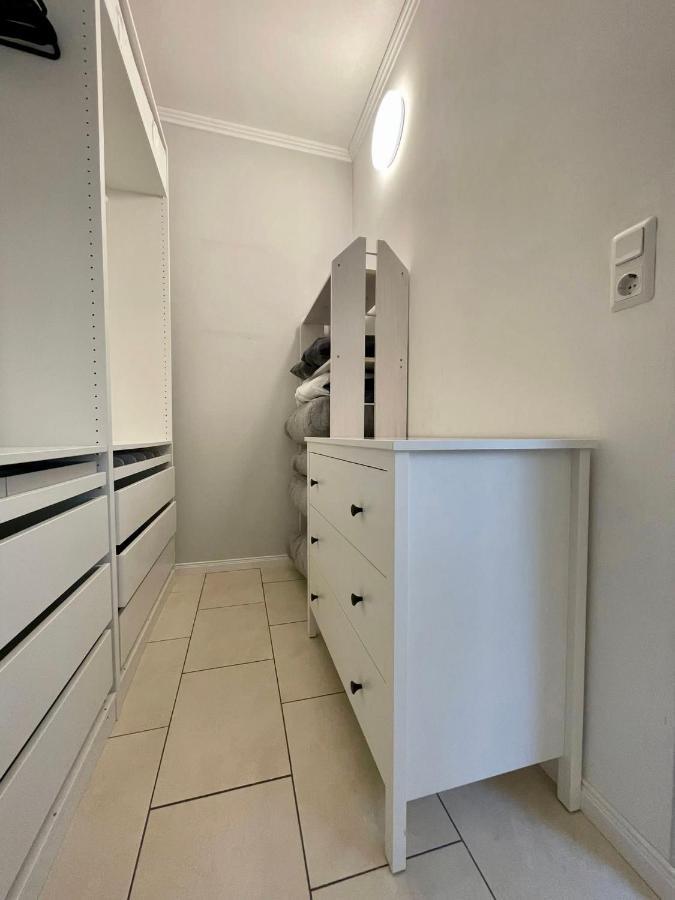 Easystay#4 Home Cinema Ferienwohnung In Kliniknaehe Mit Balkon, Boxspringbett & Netflix Bad Oeynhausen Esterno foto