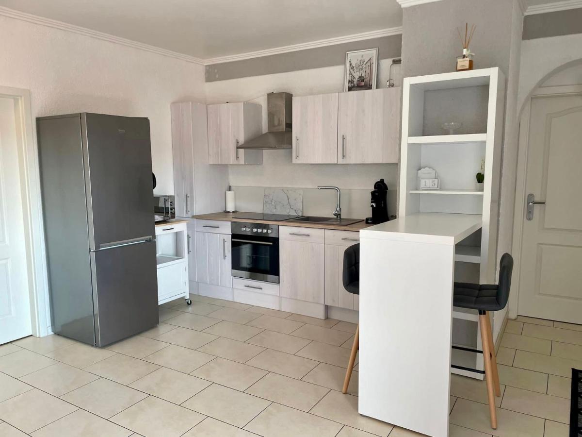 Easystay#4 Home Cinema Ferienwohnung In Kliniknaehe Mit Balkon, Boxspringbett & Netflix Bad Oeynhausen Esterno foto